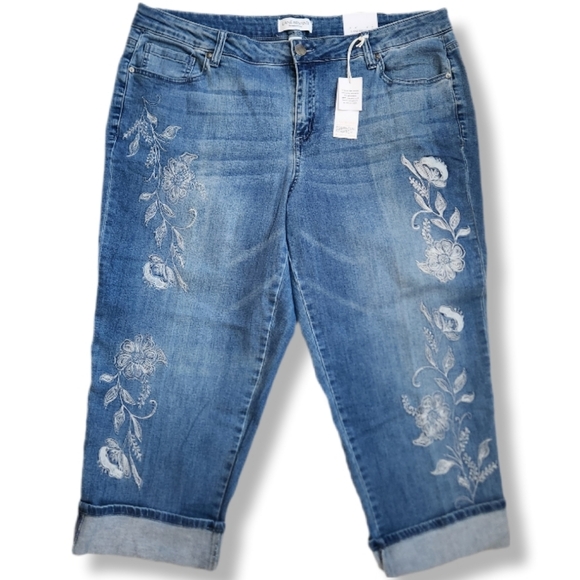Lane Bryant Denim - Lane Bryant Distressed Blue  Cropped Flower Embroidered Detail Denim Sz 20